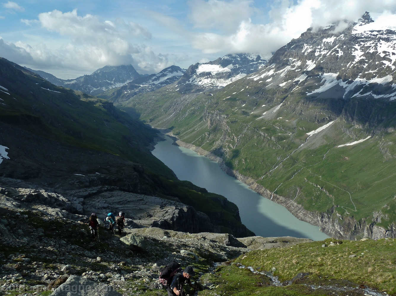 Mauvoisin-Cabane_des_dix_1