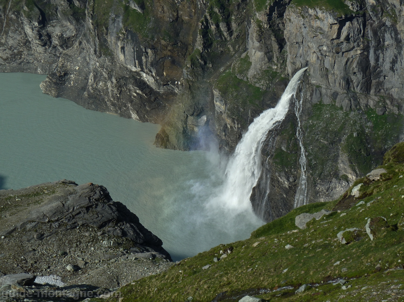 Mauvoisin-Cabane_des_dix_2