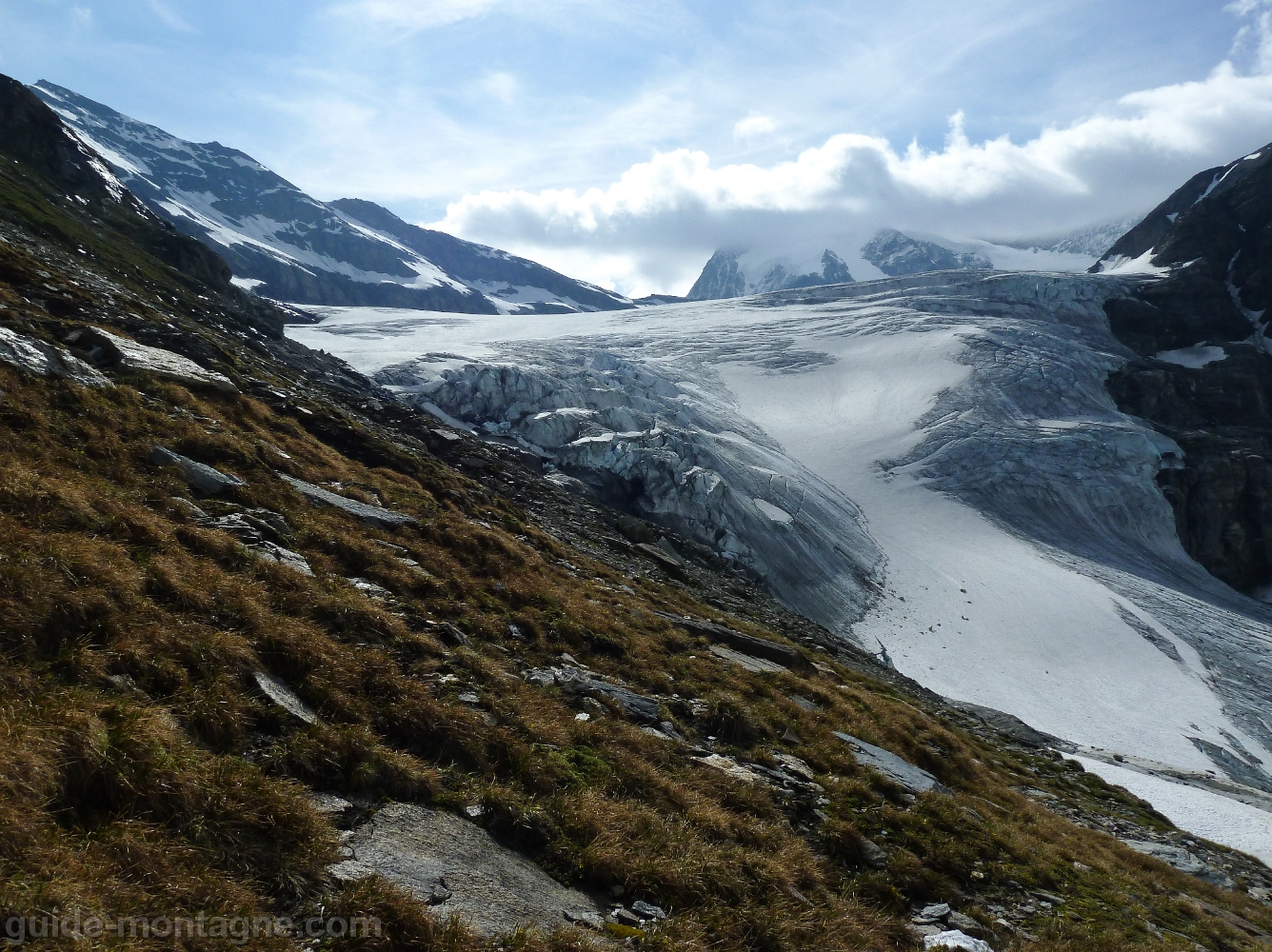 Mauvoisin-Cabane_des_dix_3